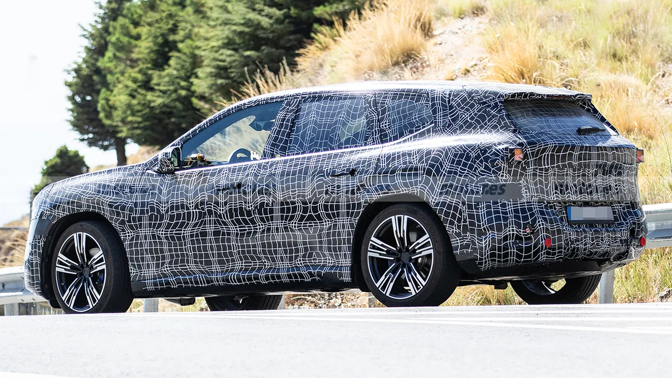 Nuevas fotos espía del BMW iX3 2026, el tecnológico interior queda parcialmente al descubierto14