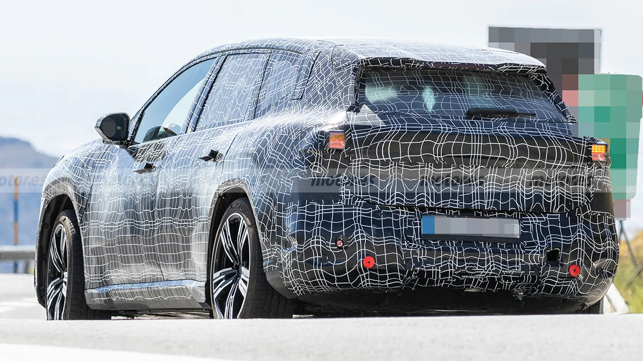 Nuevas fotos espía del BMW iX3 2026, el tecnológico interior queda parcialmente al descubierto16