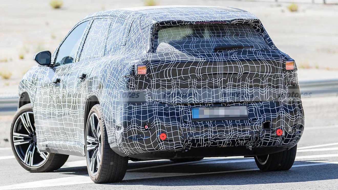 Nuevas fotos espía del BMW iX3 2026, el tecnológico interior queda parcialmente al descubierto18