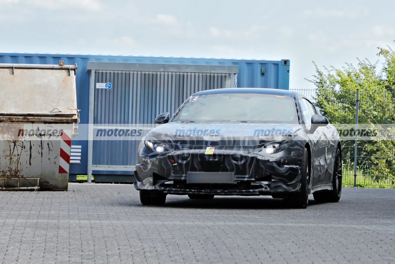 El futuro Mercedes-AMG GT Berlina (eléctrico) se prepara para dominar Nürburgring, nuevas fotos espía revelan detalles de una bestia