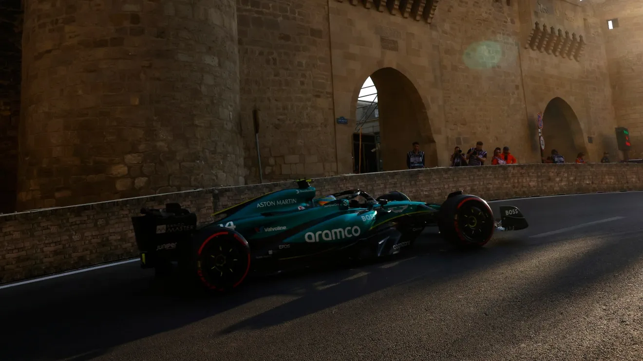 Fernando Alonso vuelve a hacer una vuelta "fuera de la lógica": así ha dejado sin palabras a sus jefes