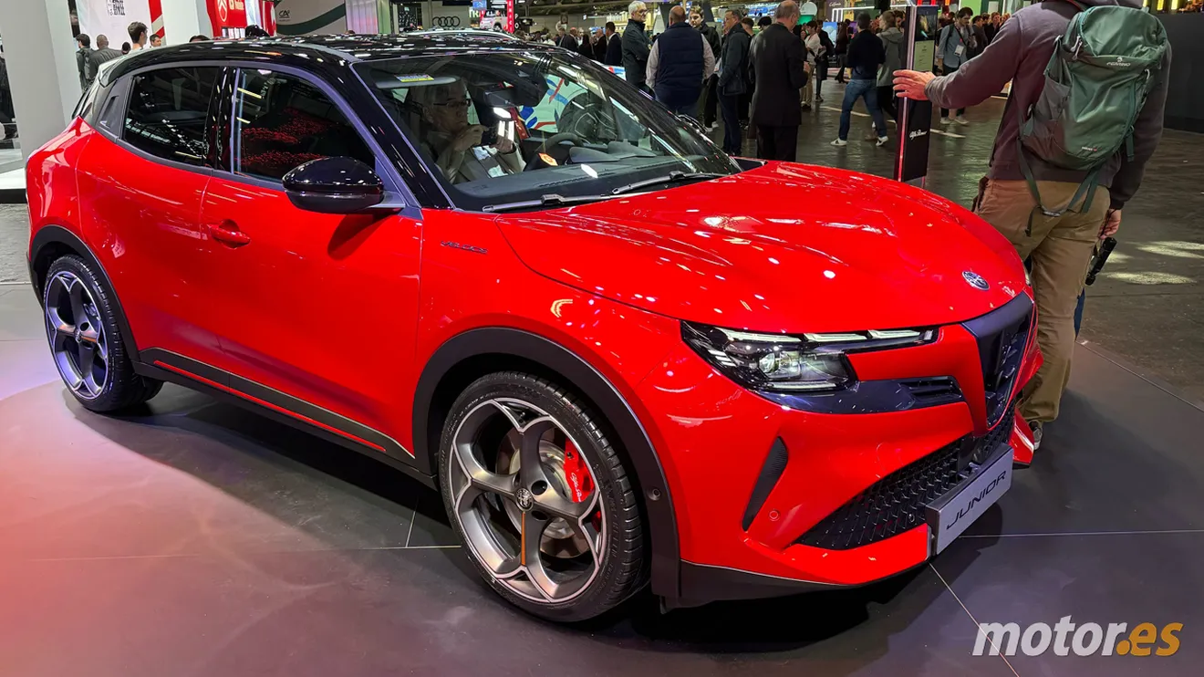 El nuevo Alfa Romeo Junior 280 Veloce es pura adrenalina eléctrica, el B-SUV más rápido llega en 2025