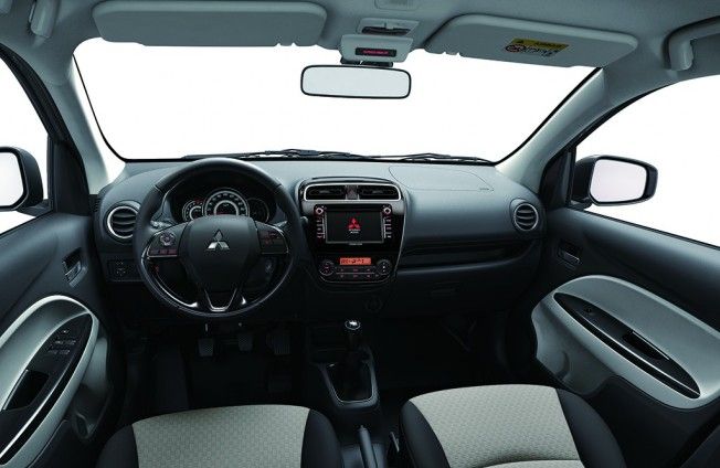 Mitsubishi Space Star 2016 - interior