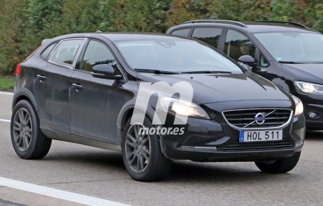 Volvo XC40 2017 - foto espía