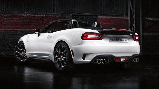 Abarth 124 Spider - posterior