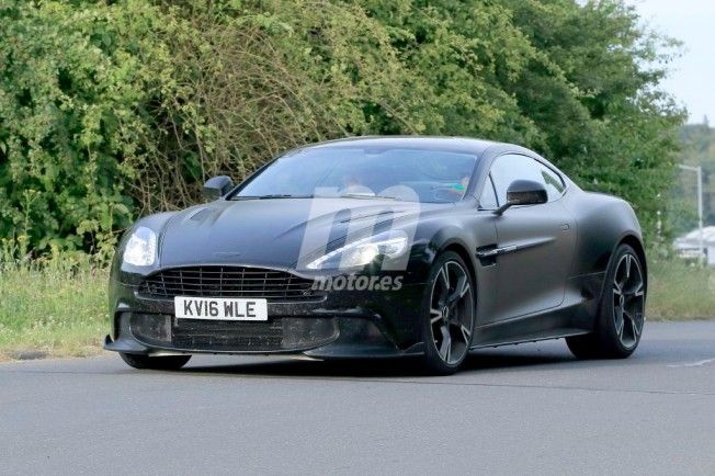 Aston Martin Vanquish S 2017 - foto espía