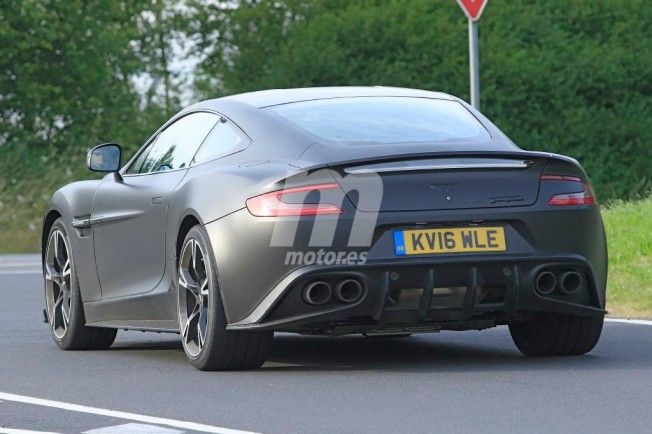 Aston Martin Vanquish S 2017 - foto espía