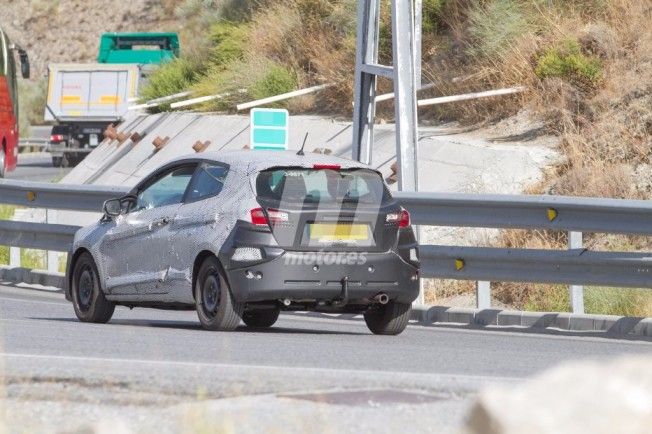 Ford Fiesta 2017 - foto espía posterior