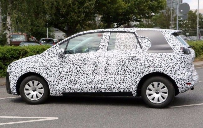 Opel Meriva 2017 - foto espía