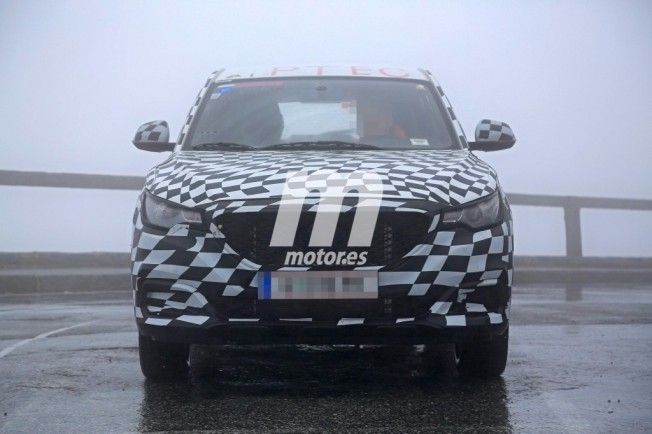 MG ZS 2018 - foto espía frontal