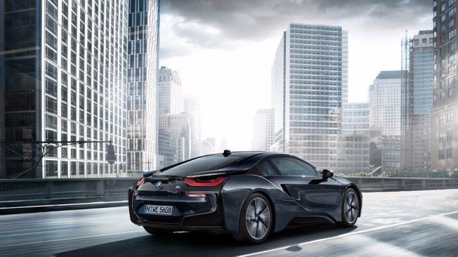 BMW i8 Protonic Dark Silver Edition