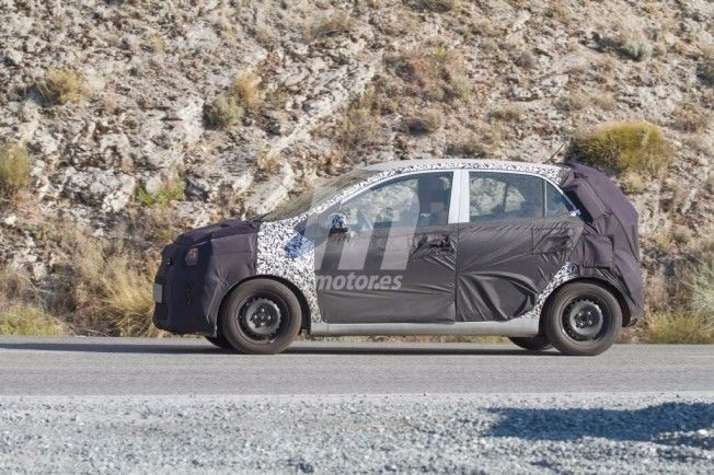 Kia Picanto 2017 - foto espía lateral