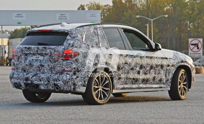 BMW X3 2017 - foto espía posterior