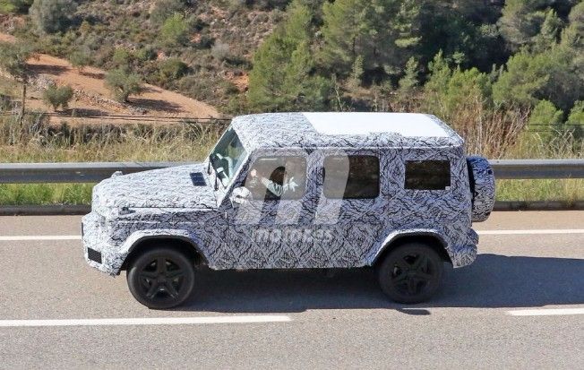 Mercedes-AMG G63 2018 - foto espía lateral