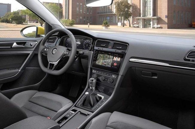 Volkswagen Golf 2017 - interior