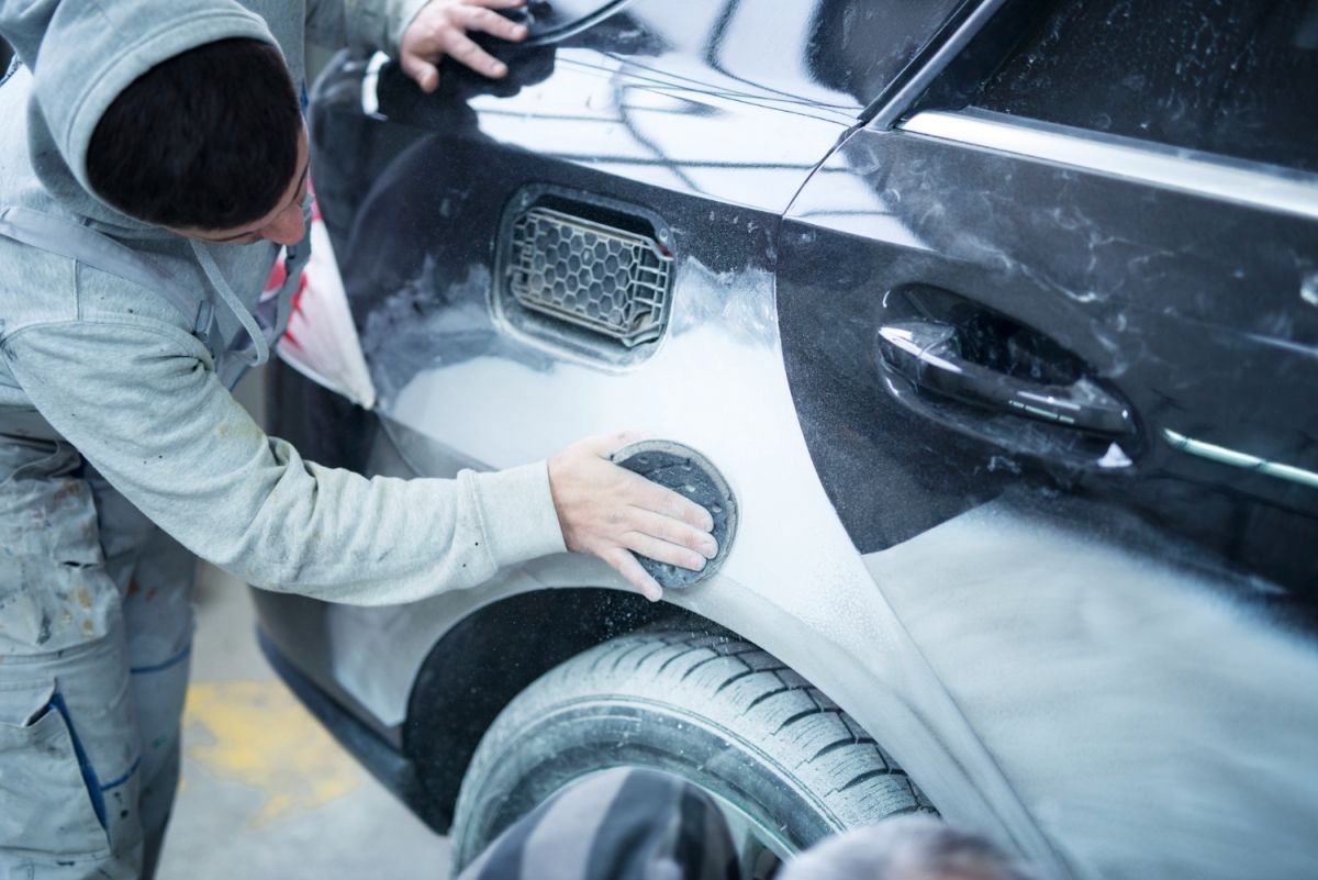 Qué es la fibra de vidrio, cuál es su composición y para qué se utiliza en los coches