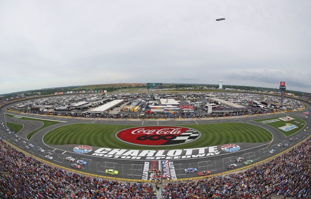 Qué es NASCAR y qué tipos de carreras y coches compiten en ella