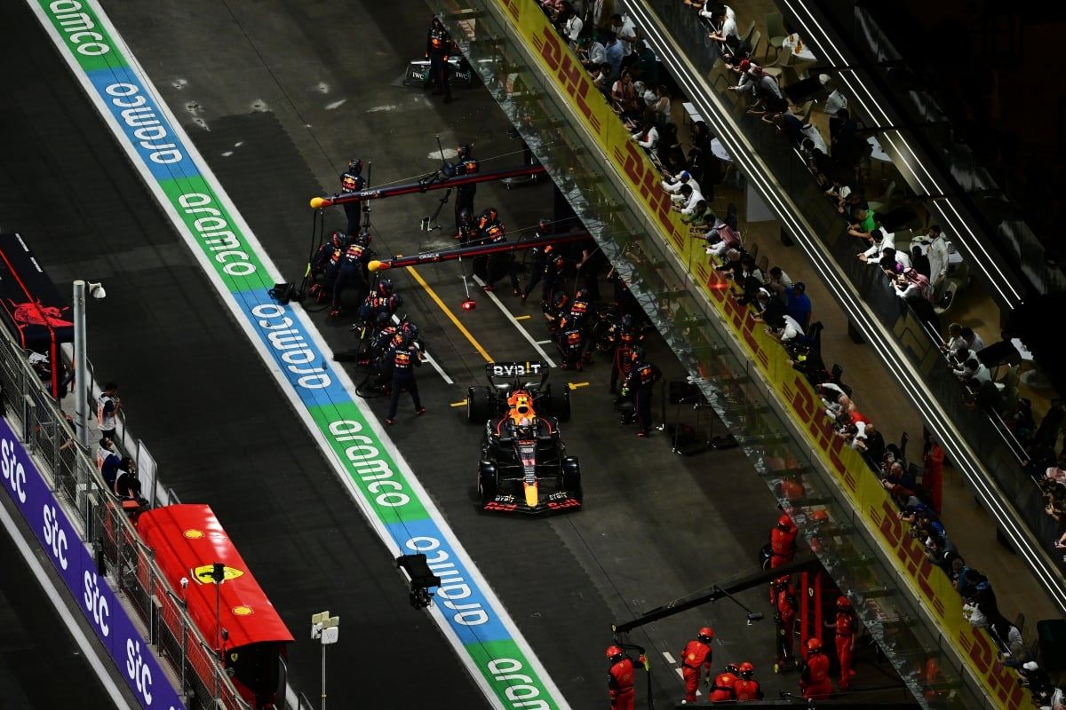 Qué es el pit lane y para qué se utiliza en los circuitos