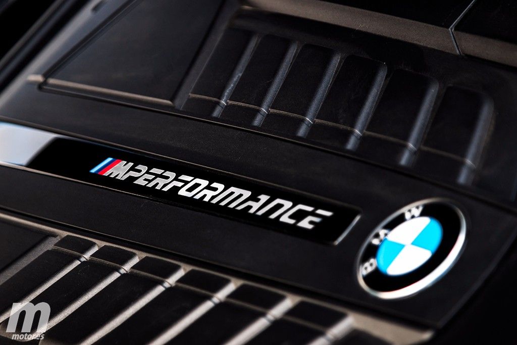 Foto BMW M760Li xDrive - motor