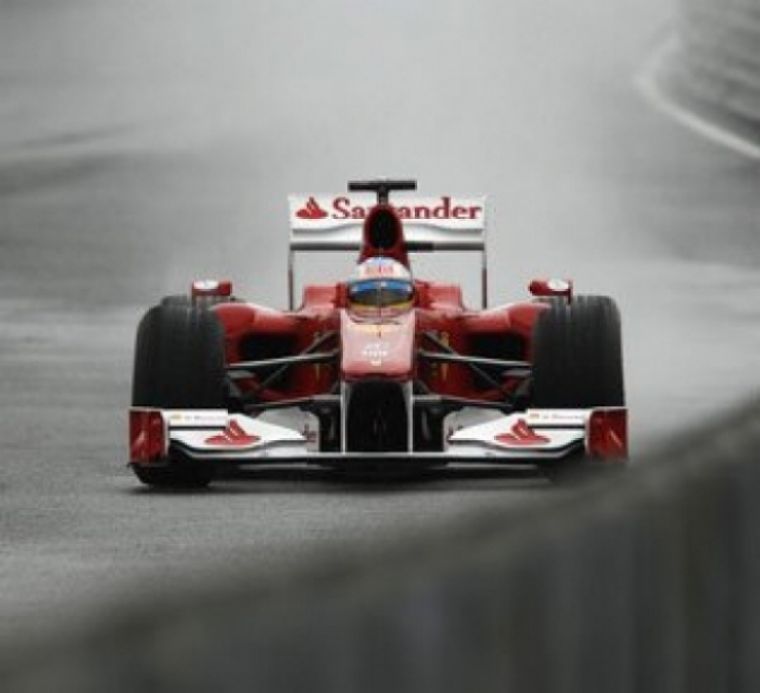 Alonso contento con el F10