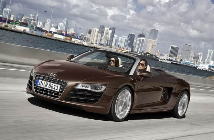 Audi R8 Spyder en la línea de montaje