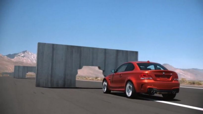 El BMW Serie 1 M Coupé se enfrenta a muros de hormigón