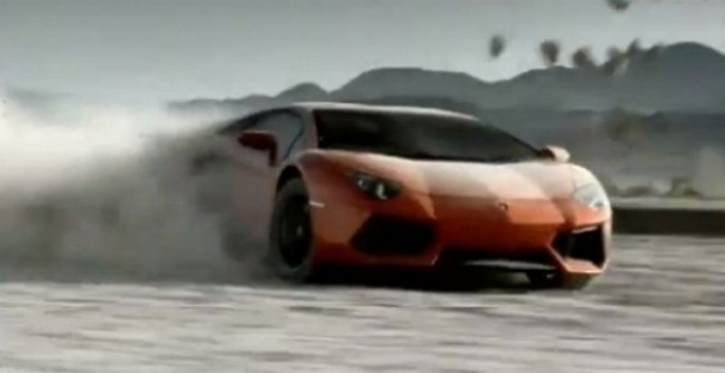 El Lamborghini Aventador LP700-4 contra la naturaleza