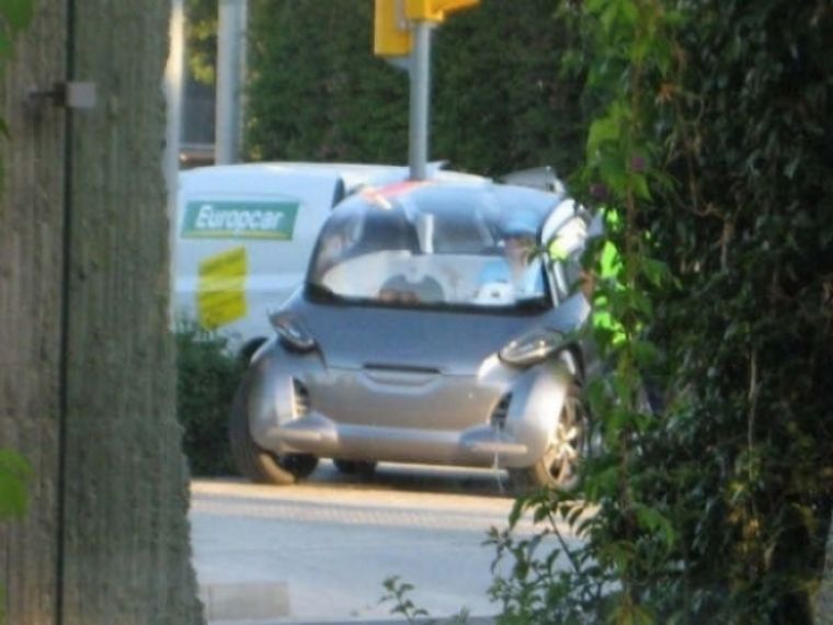 El misterio del coche sin marca en Barcelona