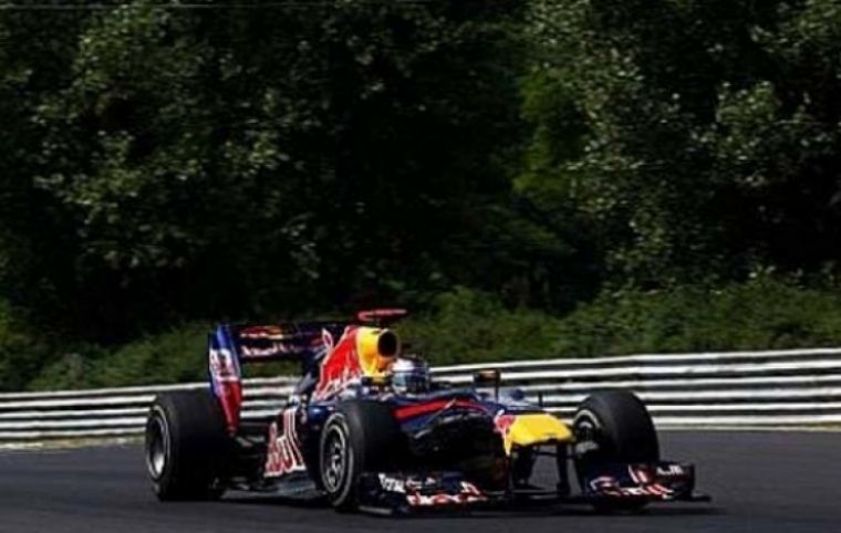 GP Hungría, Libres 1: Red Bull ya no esconde cartas