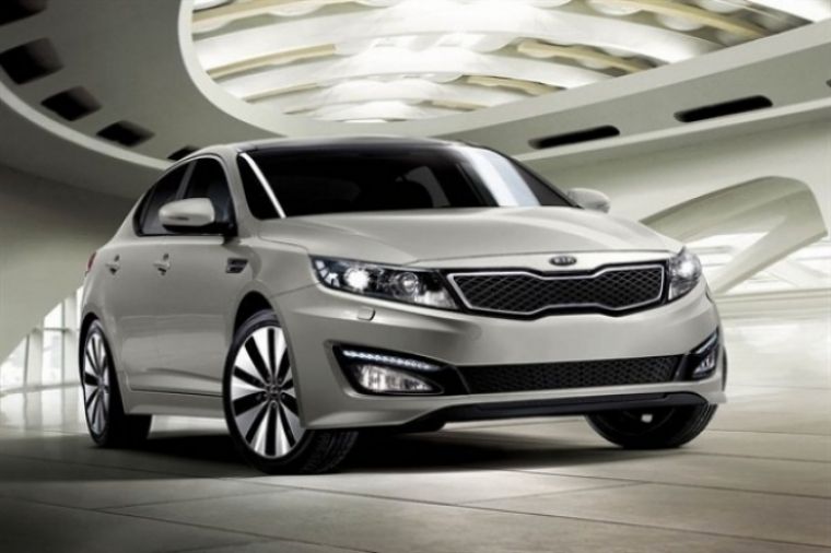 Kia Optima híbrido presentado en el Salón de Los Ángeles