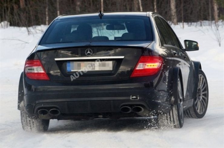 Mercedes Benz C 63 Black Series, a por los Audi S, el BMW M5 y el Porsche Panamera Turbo S