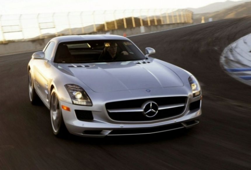 Mercedes Benz SLS AMG en acción