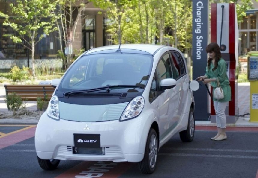 Mitsubishi comienza la producción del i-MiEV y lo pone a la venta el 2010