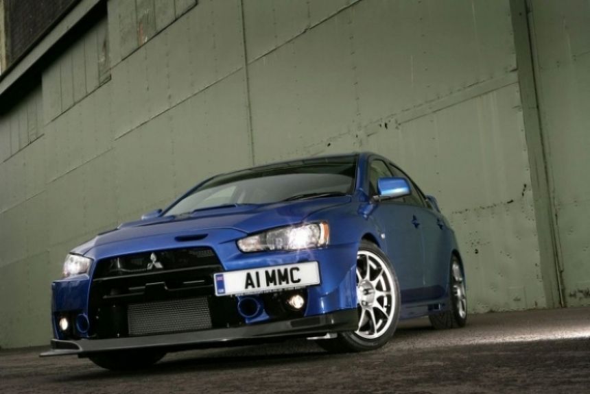 Mitsubishi Lancer EVO X FQ-400 lanzado en el Reino Unido