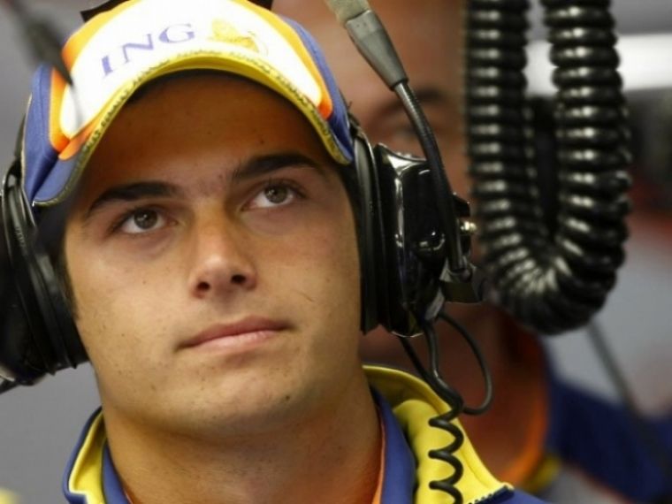 Nelson Piquet Jr. fuera de Renault