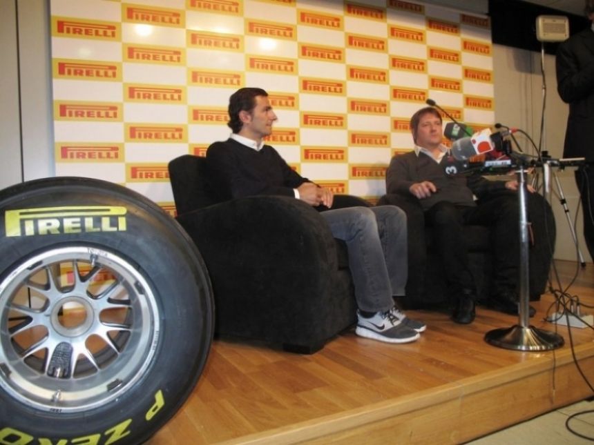 Pedro de la Rosa prueba en Montmeló las nuevas gomas de 2011