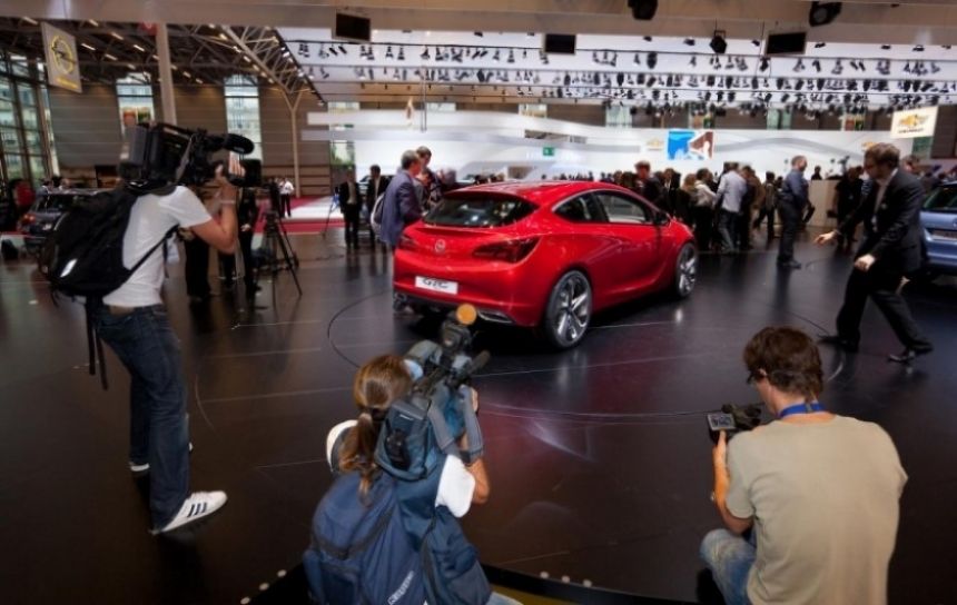 Salón de París 2010, Opel GTC presentado