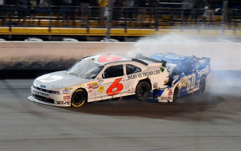 Épico final de carrera en la Nascar