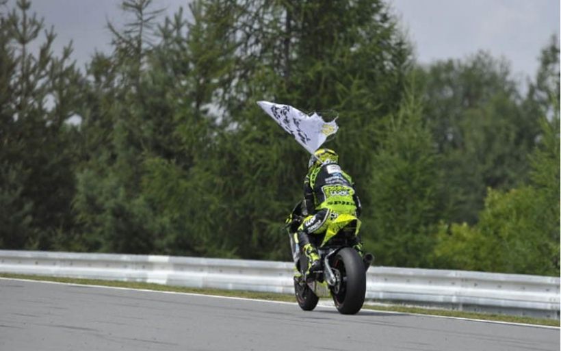 Iannone gana por delante de Márquez en la mejor carrera del año, en Brno.