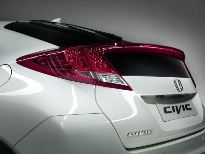 Honda descubre una parte de la trasera del Civic 2012