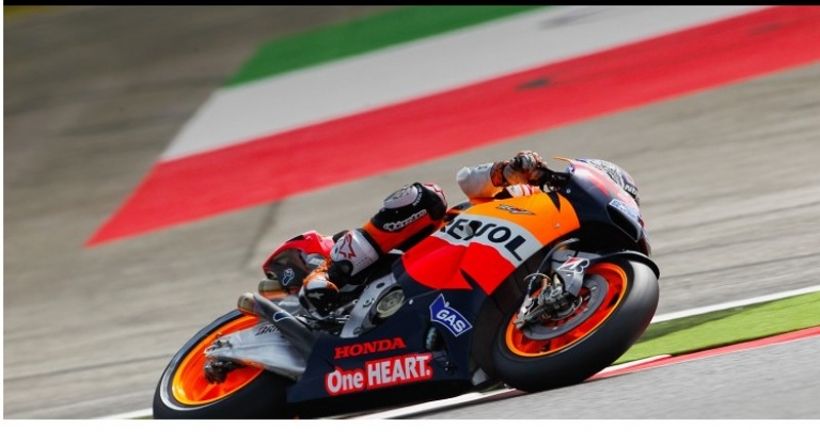 Misano: Poles para Stoner, Bradl y Zarco