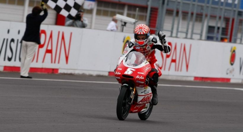 Johan Zarco por fin gana su primera carrera