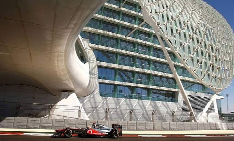 GP Abu Dhabi 2011, Libres 2: Hamilton el más rápido, Alonso tercero