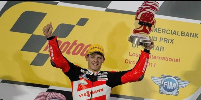 Stoner logra su 12.ª pole del año, Bradl campeón y primera pole de Webb