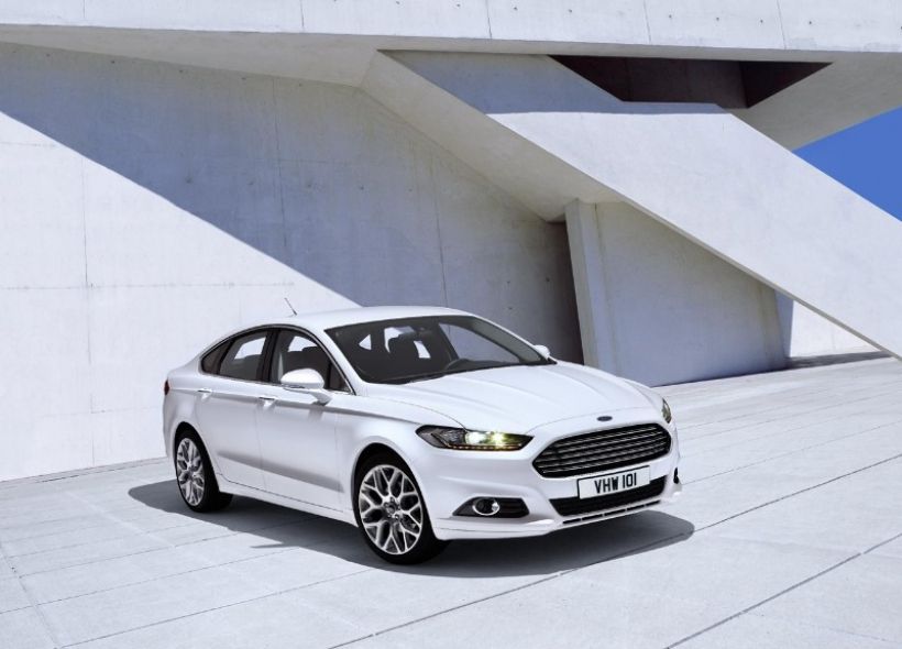 Ford publica las primeras imágenes del Mondeo 2012