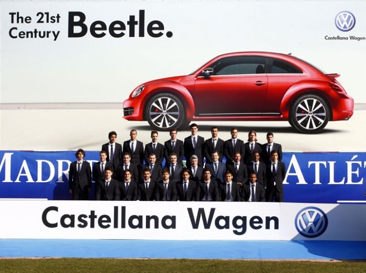 El Atlético de Madrid estrena 44 Volkswagen... ¡Y entre ellos el Beetle!