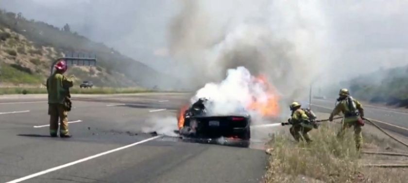 Aquí está el primer Lamborghini Aventador envuelto en llamas