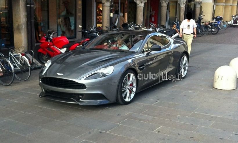 El Aston Martin Vanquish 2013 se muestra por completo