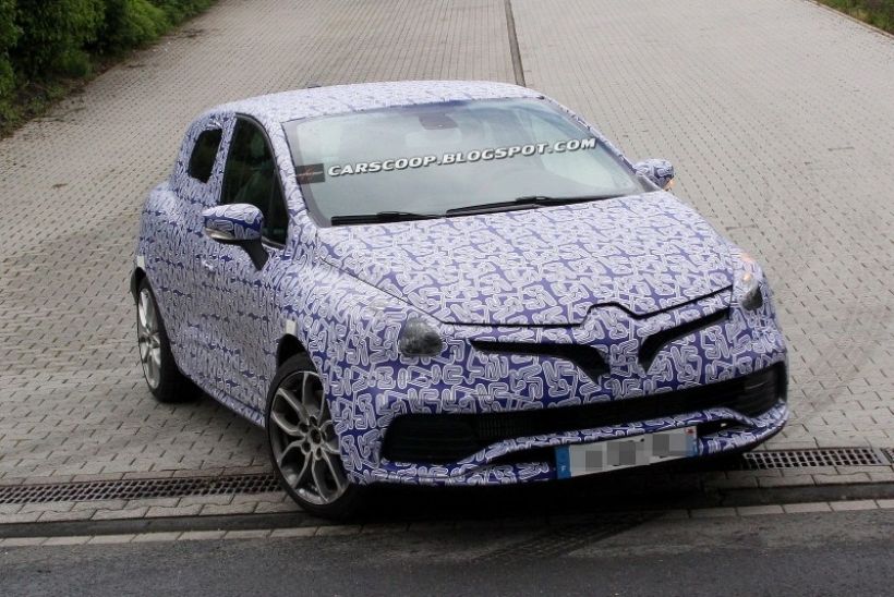 Fotos espía: Renault pasea una unidad del... ¿nuevo Clio RS?