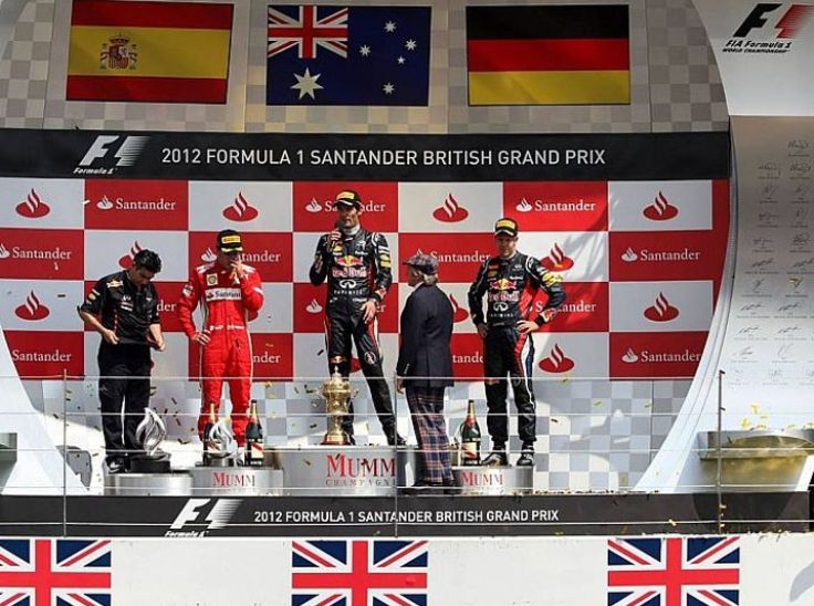 Webber gana en Silverstone y Alonso queda segundo